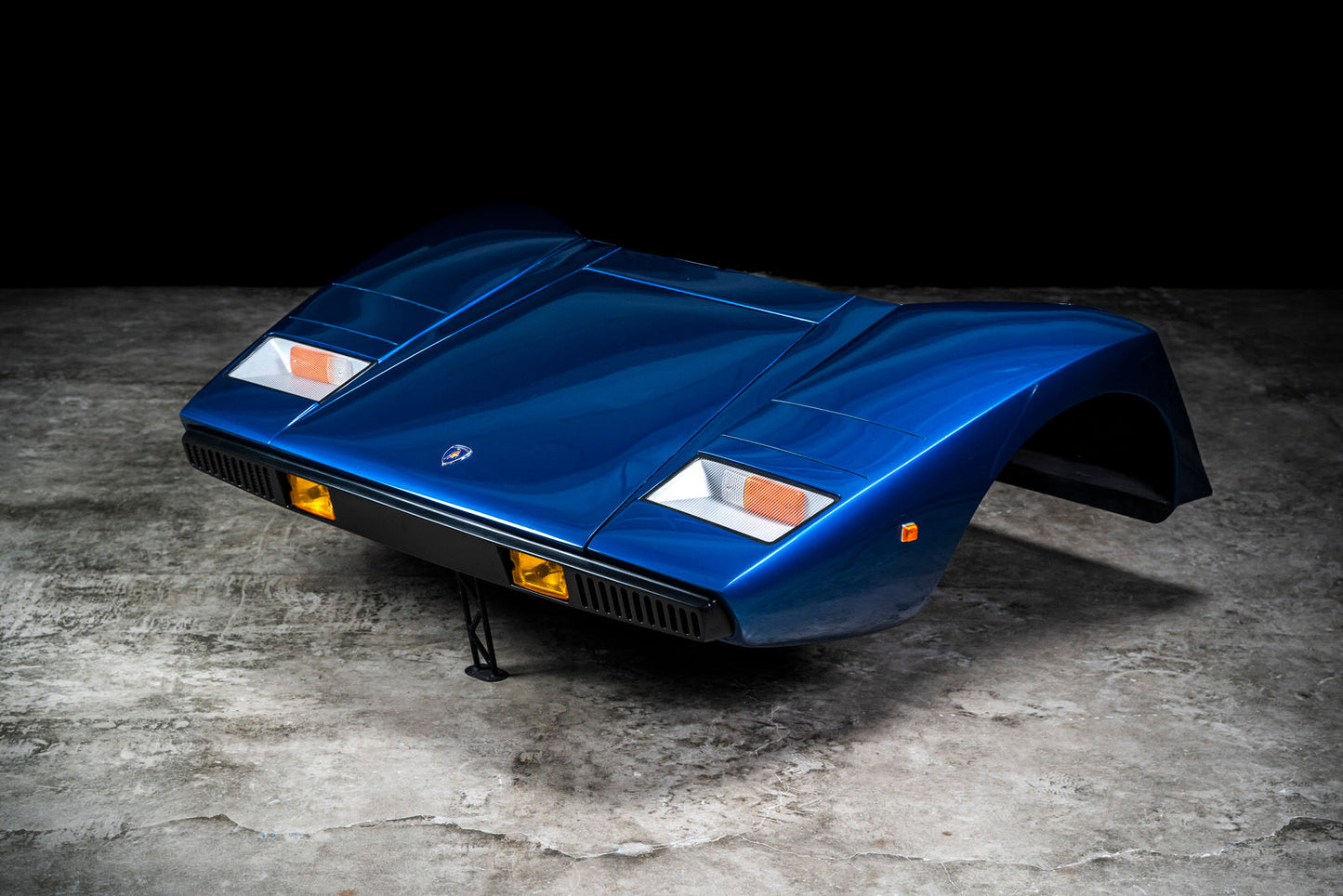 Lamborghini Countach LP400 Nose Bar original part Franco Bacchelli