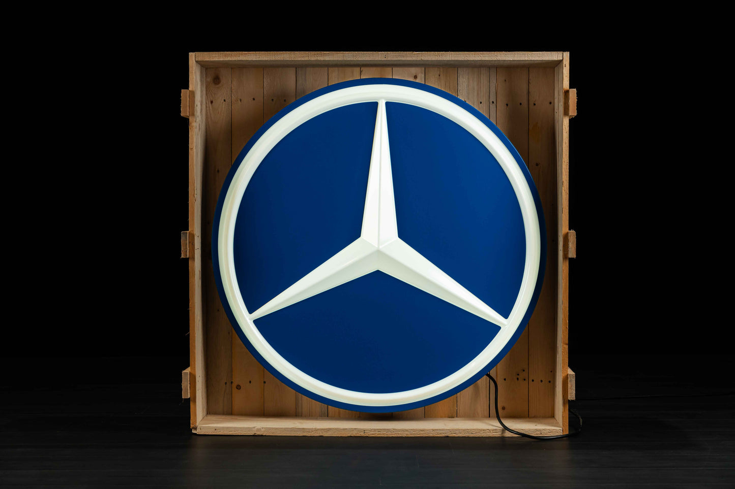1083 - Mercedes Original Illuminated Sign