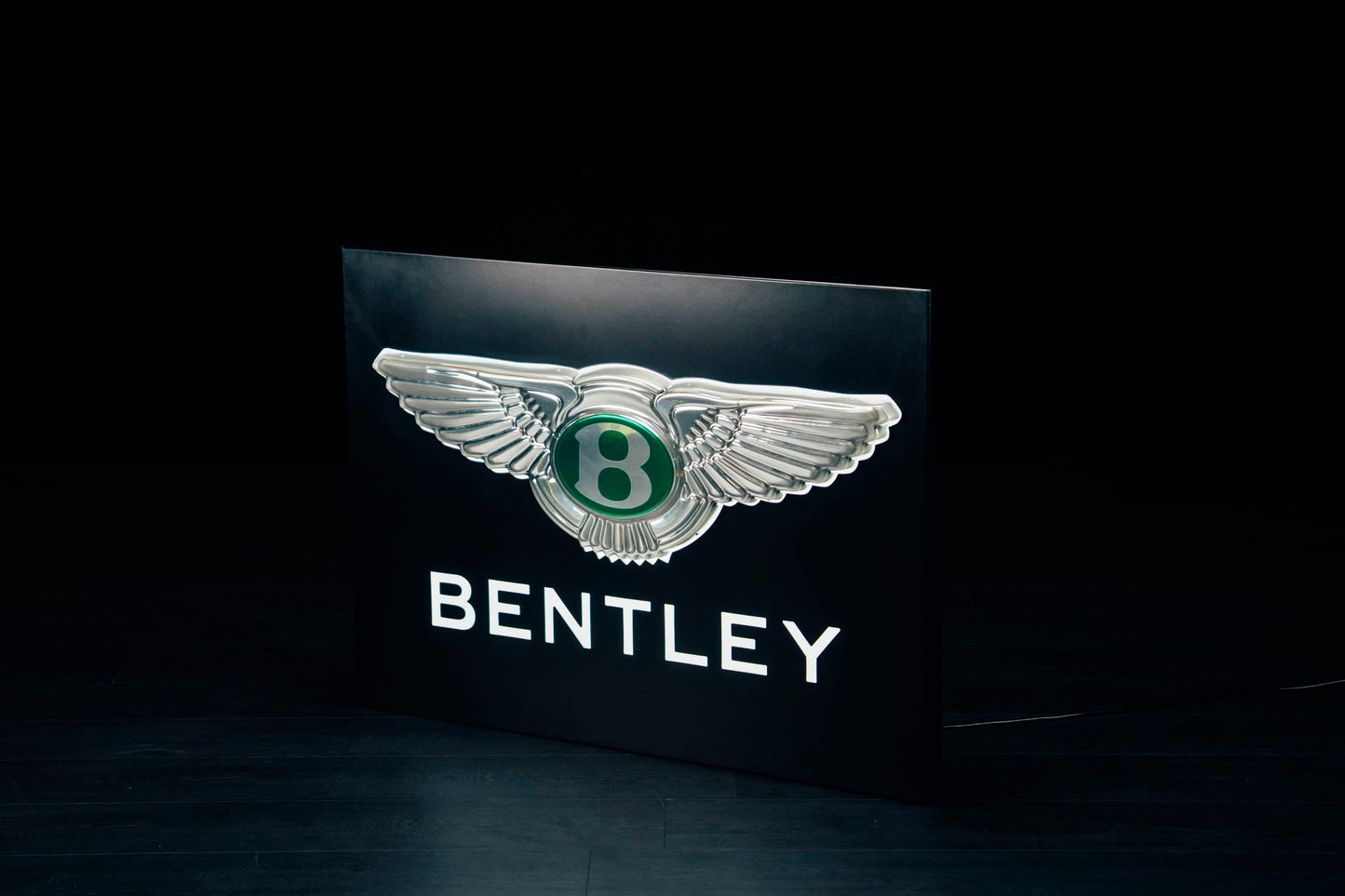 1030 - Bentley dealer illuminated sign