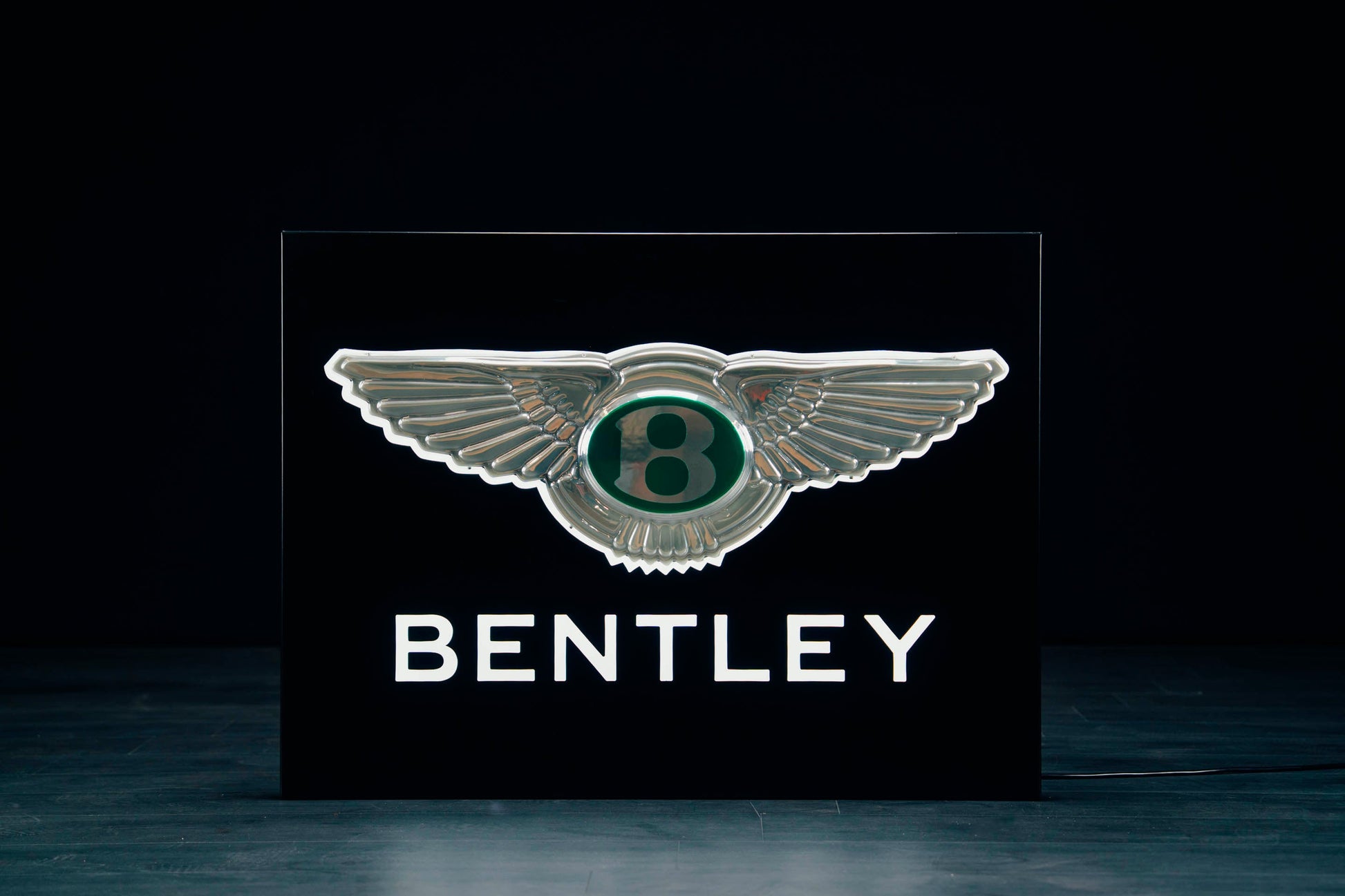 1030 - Bentley dealer illuminated sign