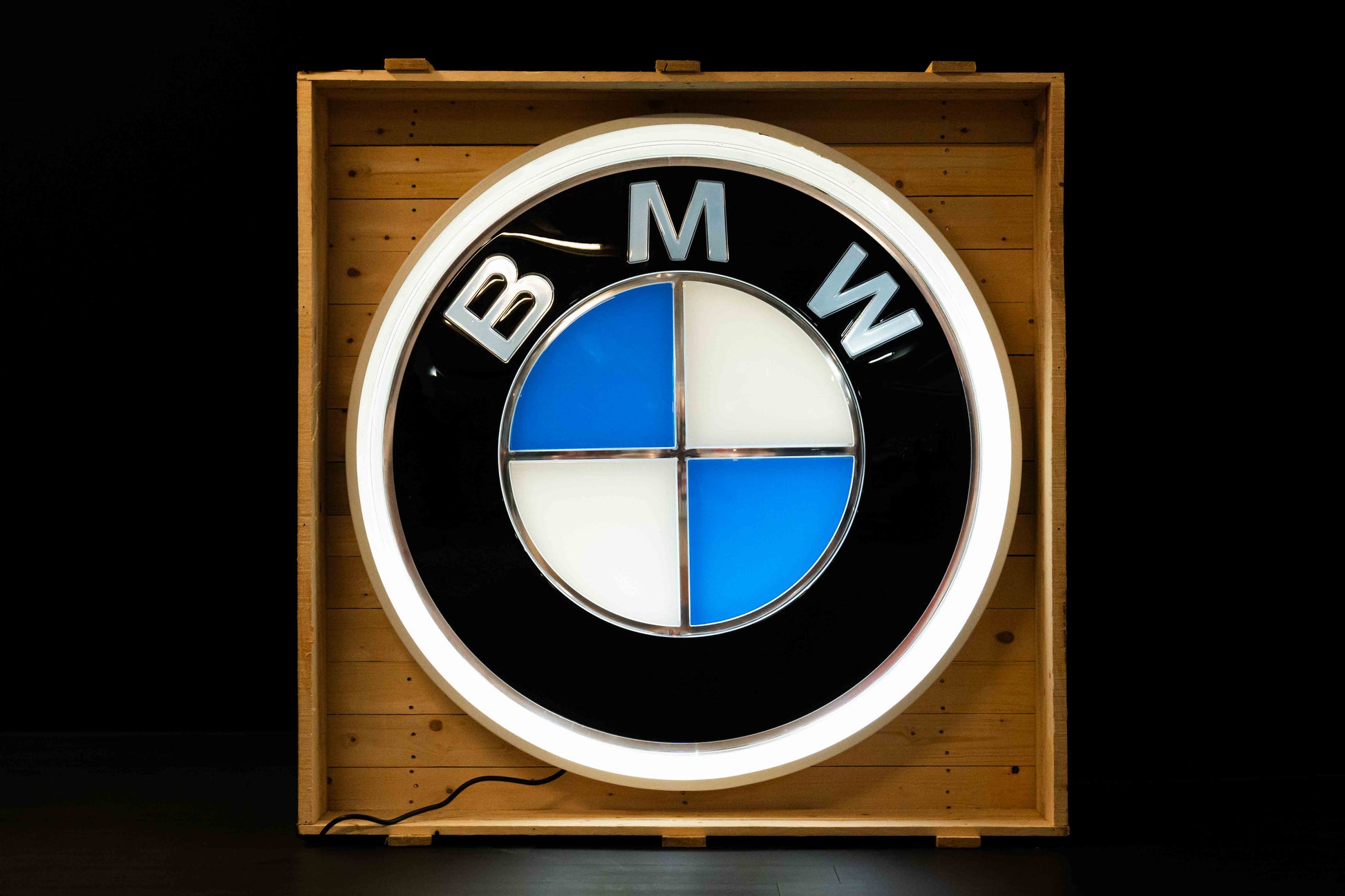 1082 - Bmw orignal illuminated sign
