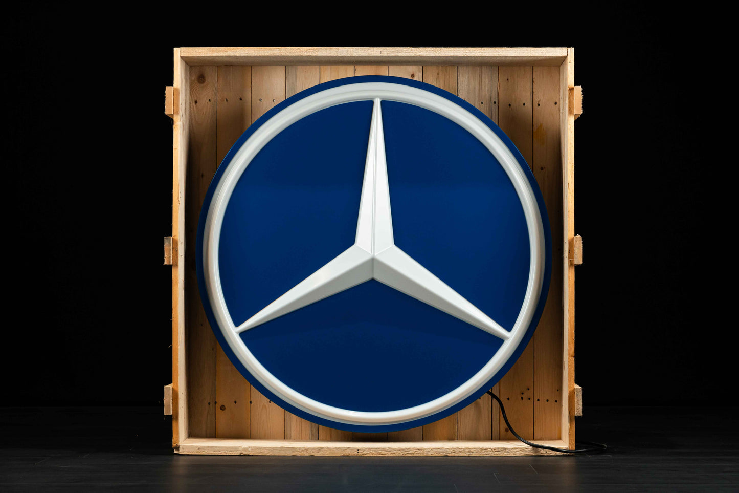 1083 - Mercedes Original Illuminated Sign