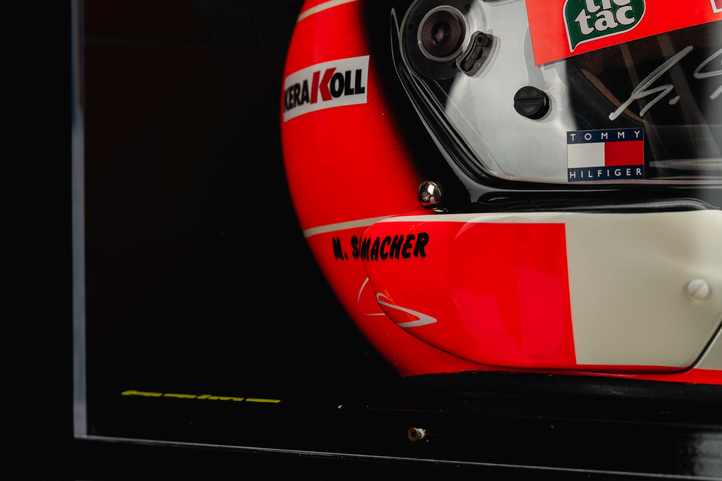 1024W - Michael Schumacher Official Bell replica Helmet 2000 Suzuka Signed