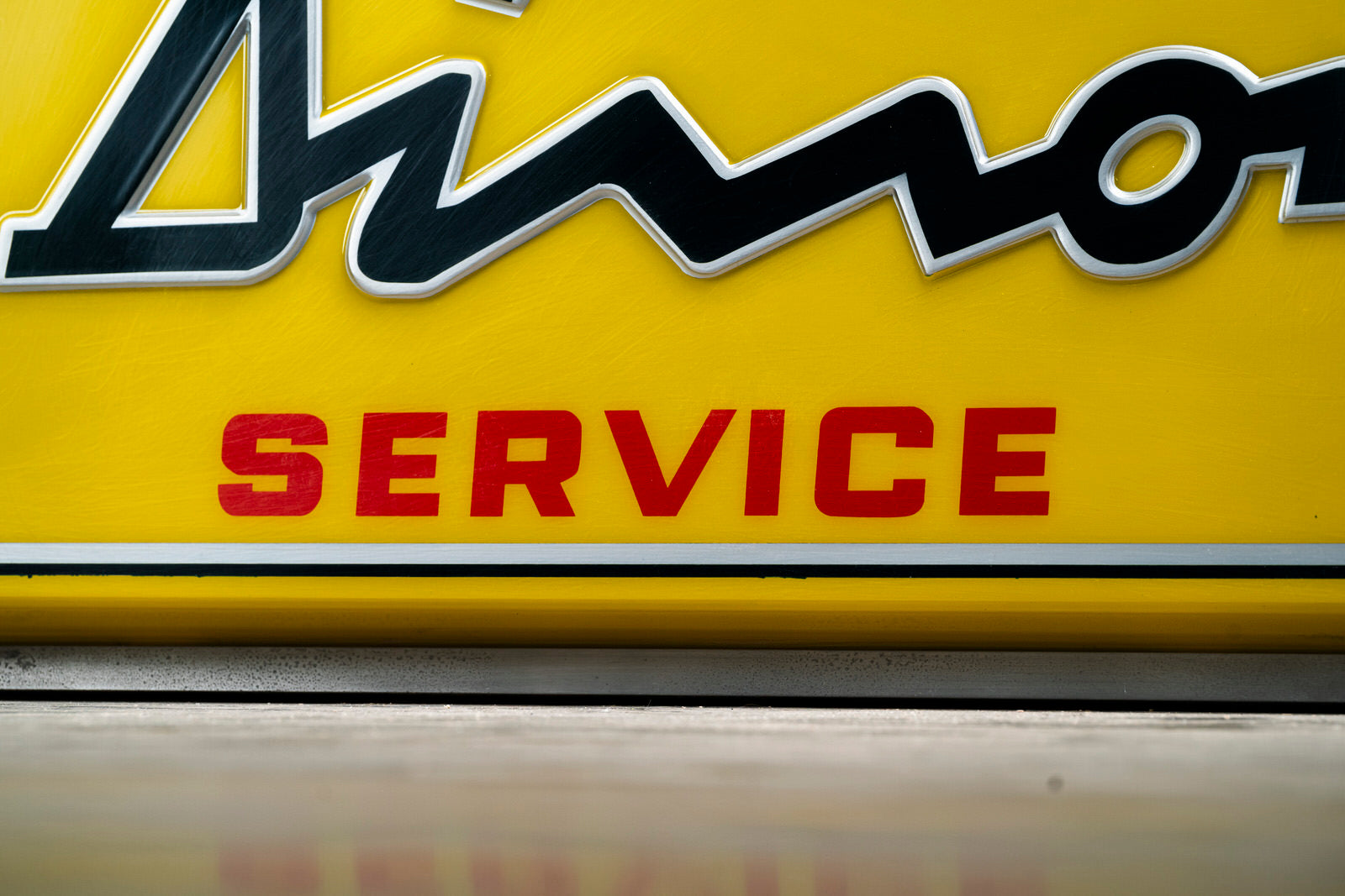 Ferrari Dino 1970s sign memorabilia