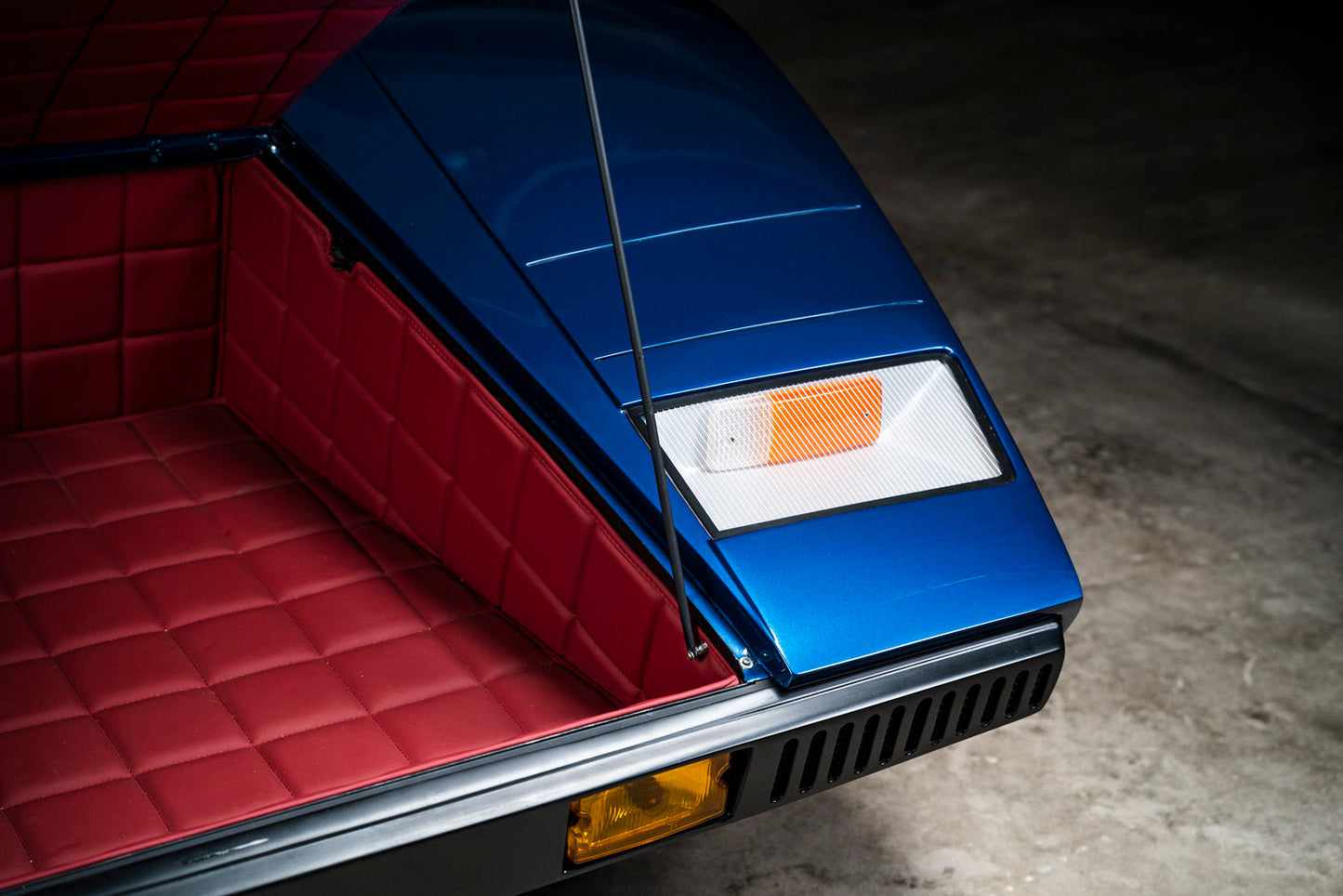 Lamborghini Countach LP400 Bar Nose