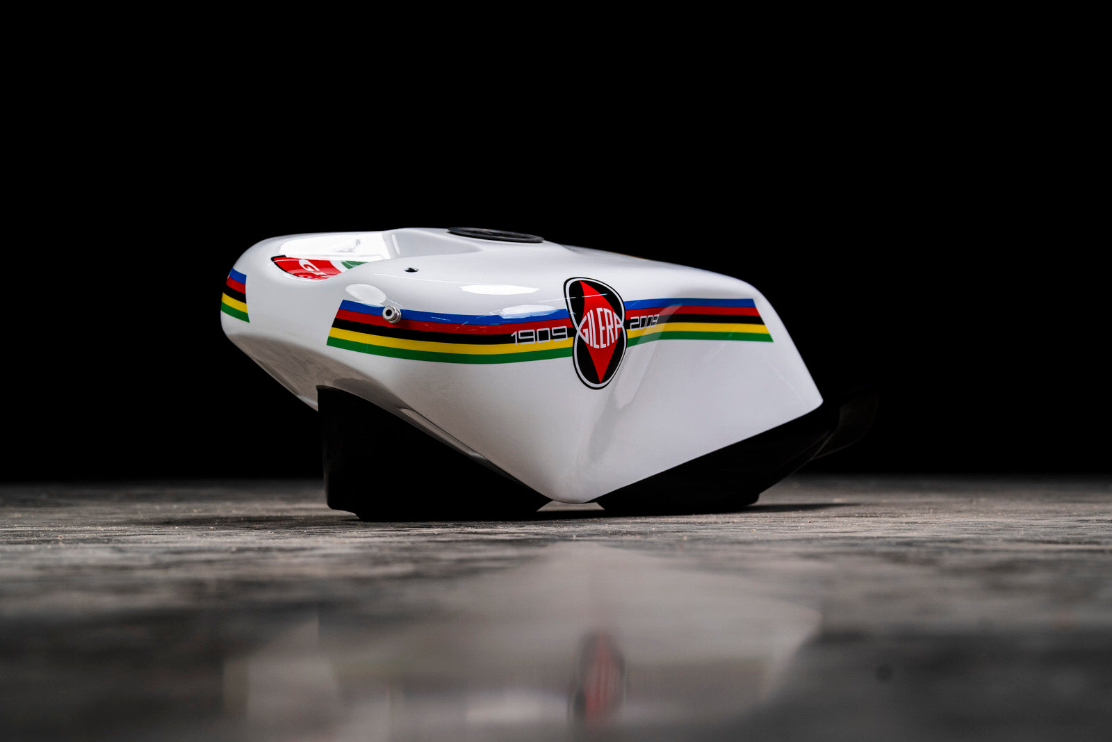 Simoncelli Gilera 250 race-used. / Gilera 250 usata in gara Simoncelli