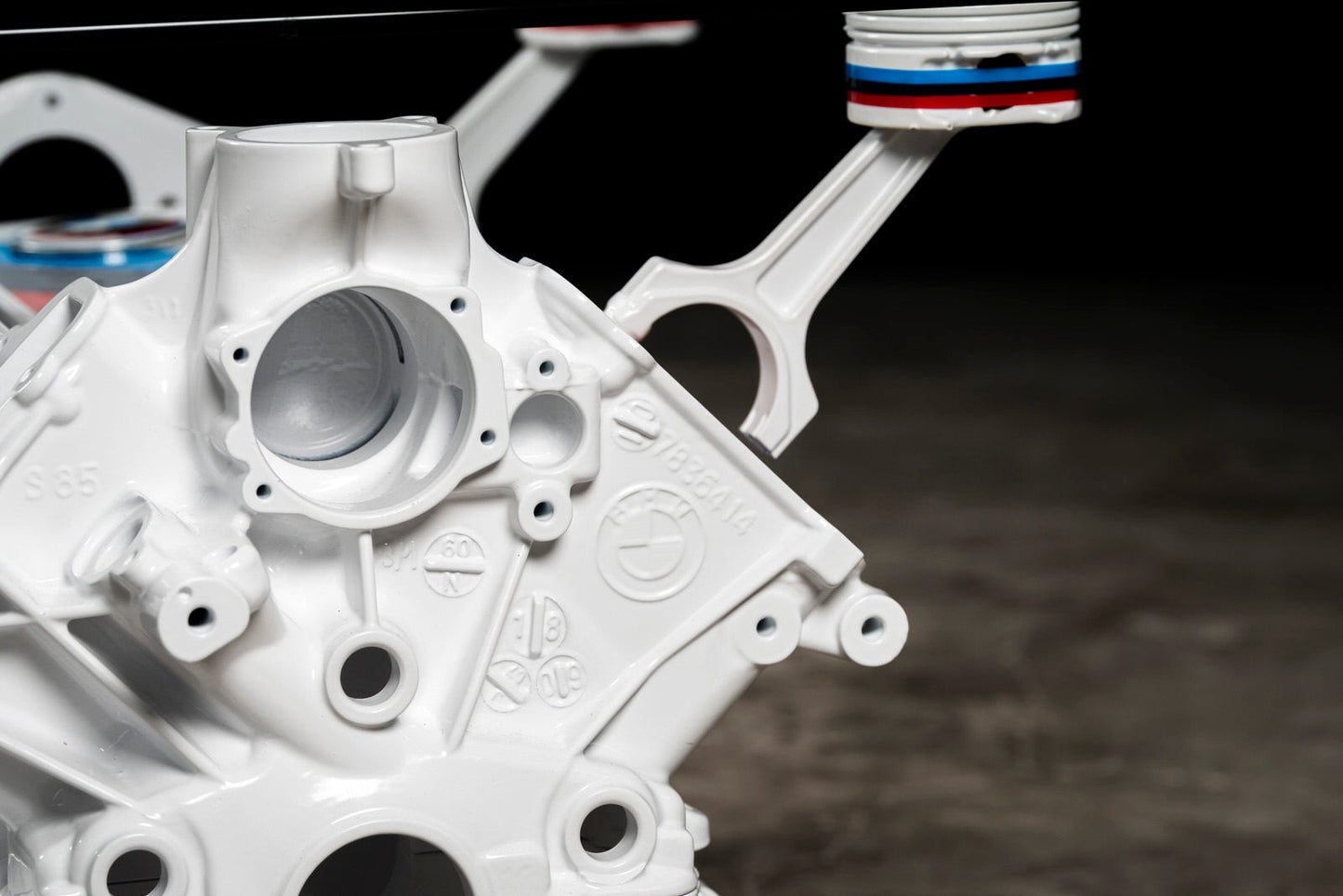 BMW V10 engine block table