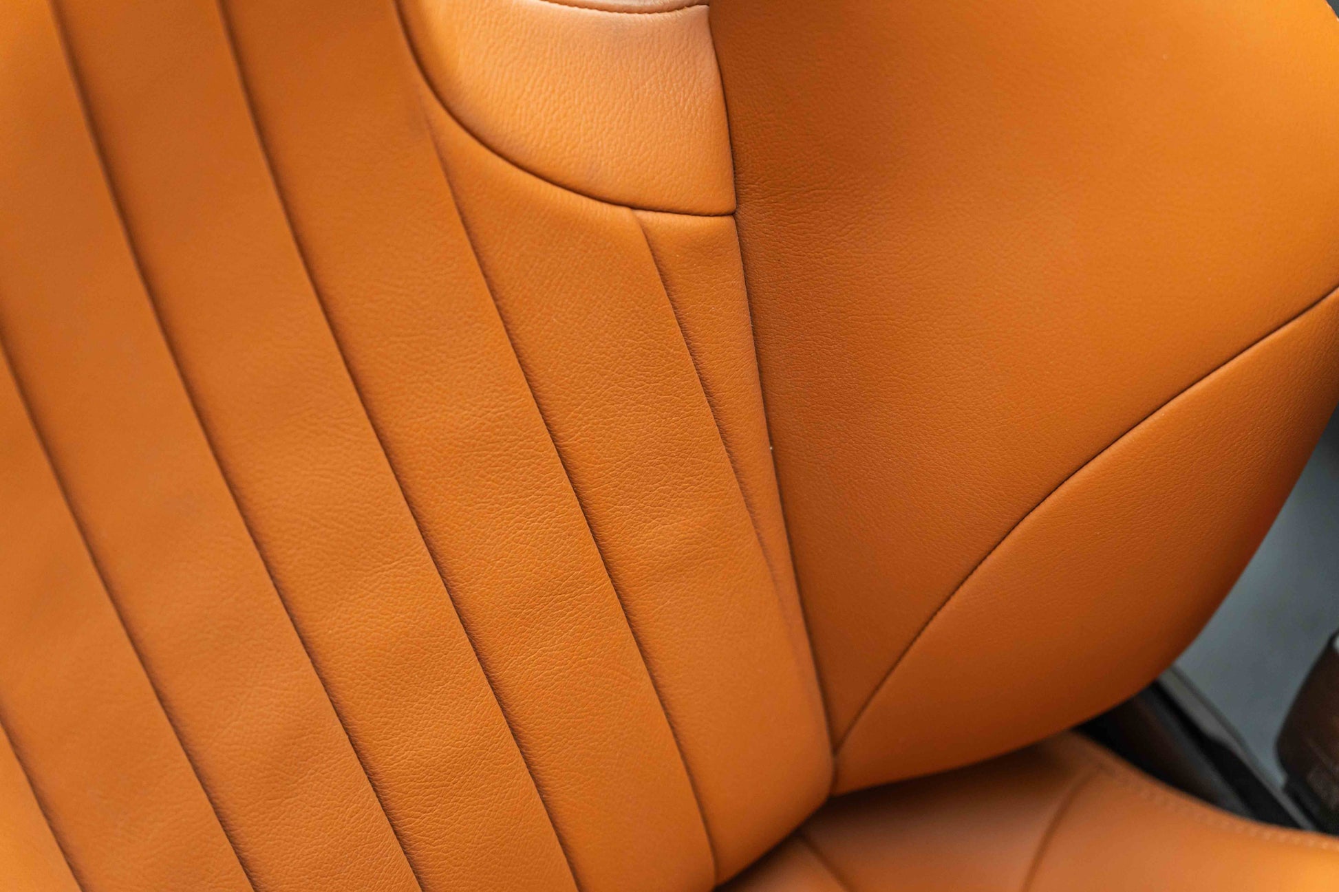 1075 - Ferrari 488 Taylor Made Seats