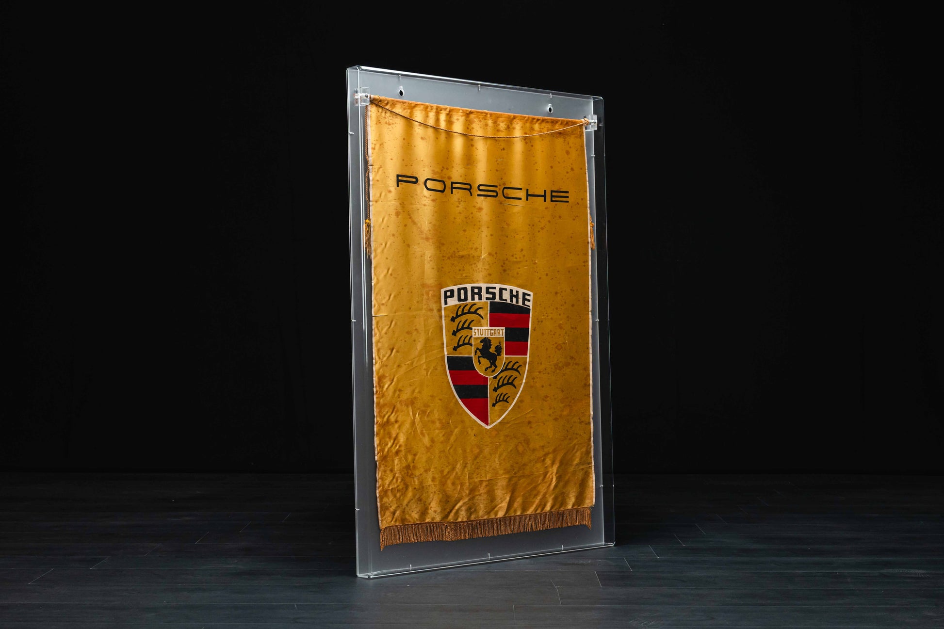 1026W - Original Porsche 1950 Silk Flag