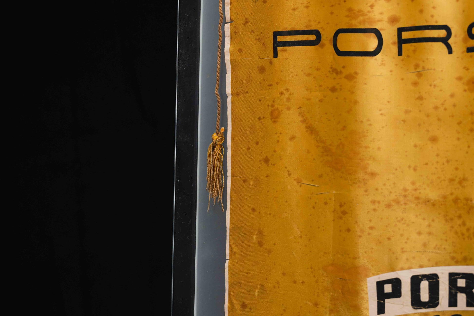 1026W - Original Porsche 1950 Silk Flag