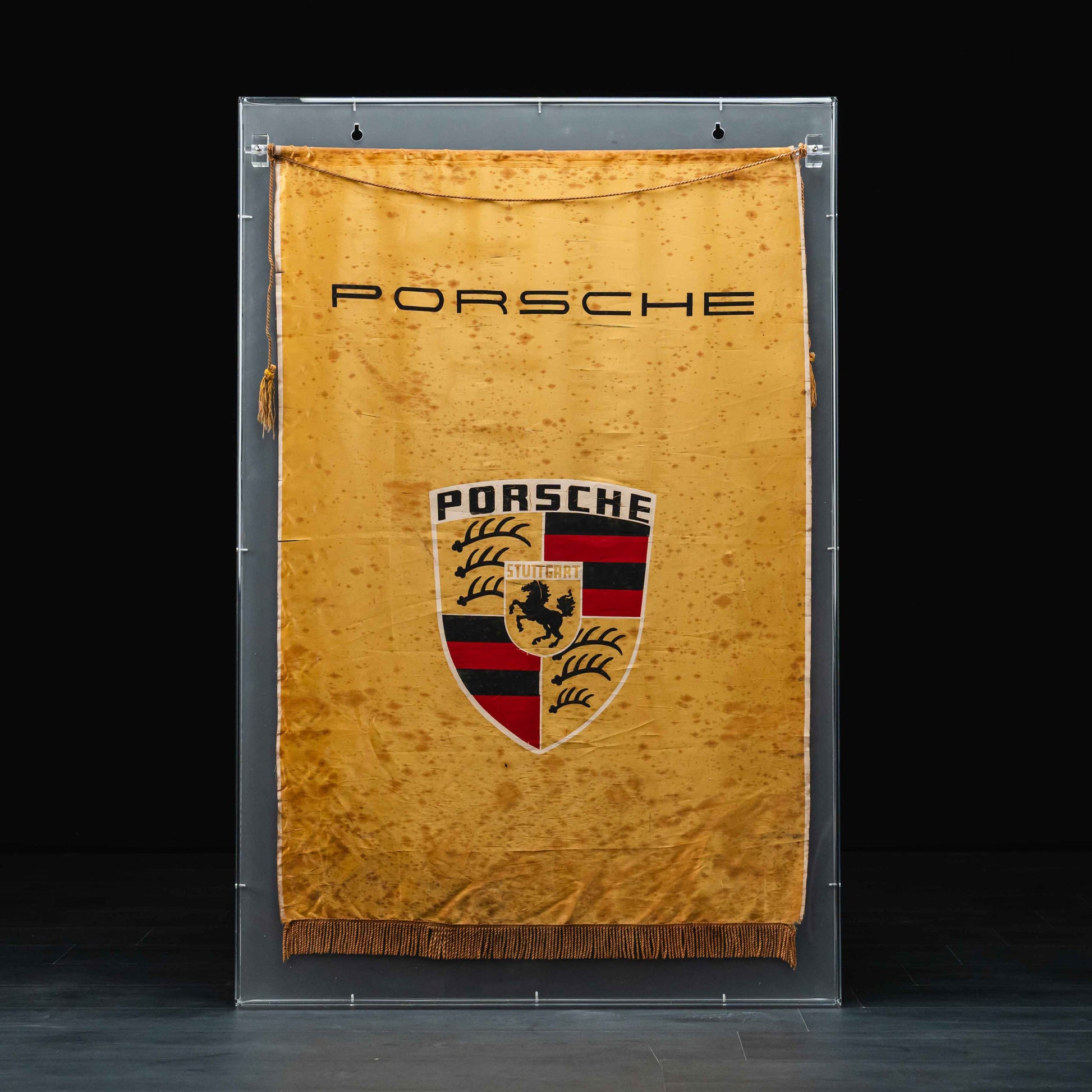 1026W - Original Porsche 1950 Silk Flag