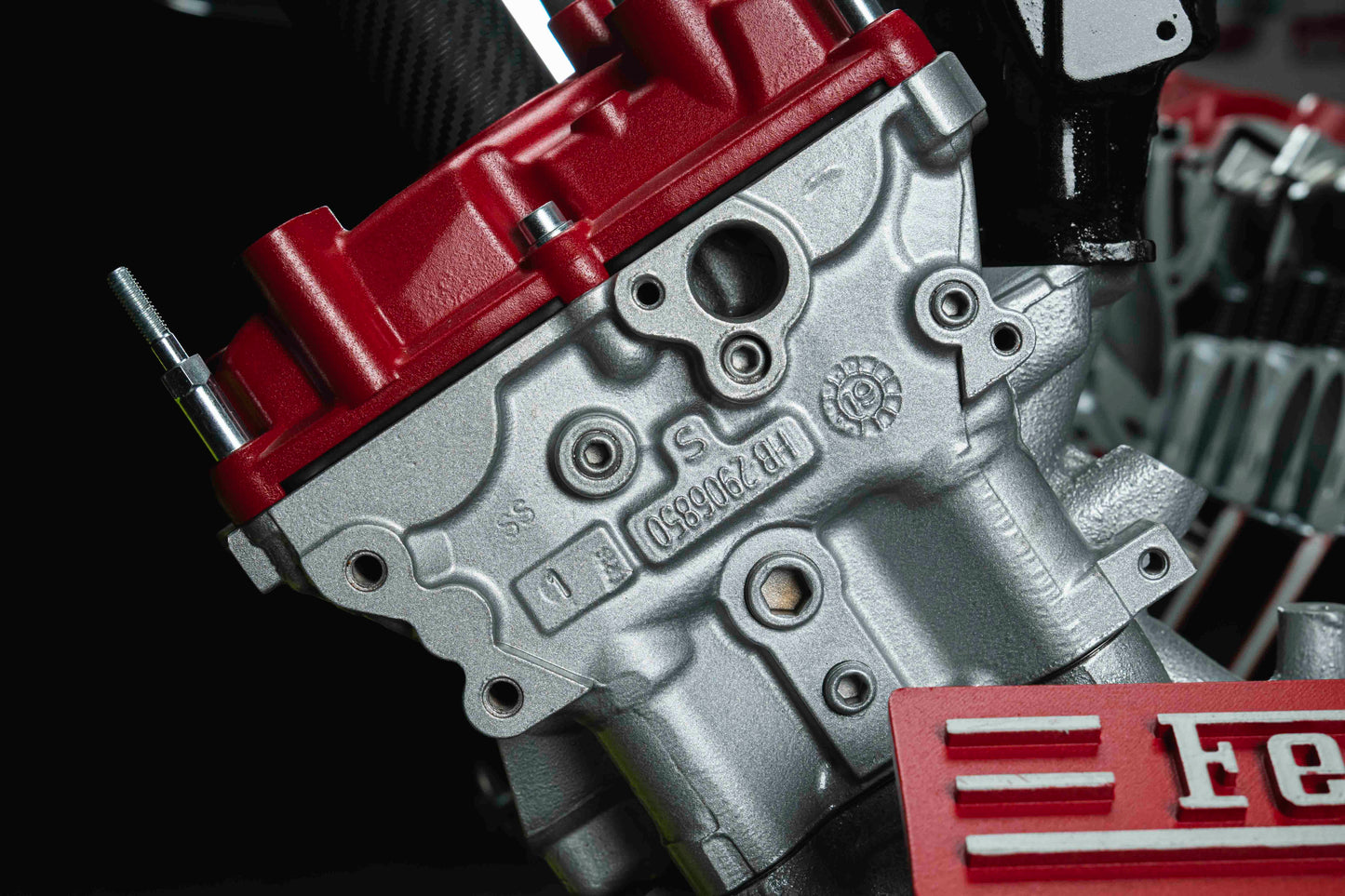 Ferrari 812 Competizione engine table
