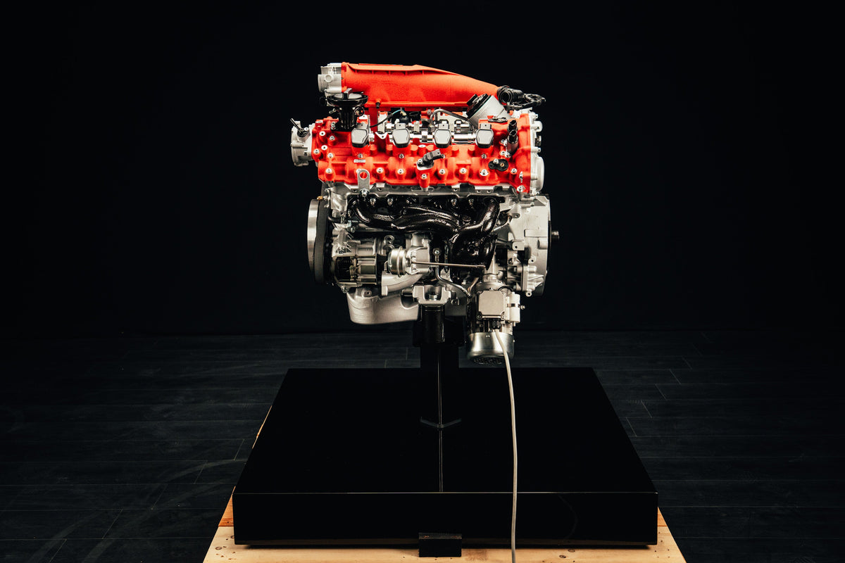 Ferrari V8 cutaway moving engine