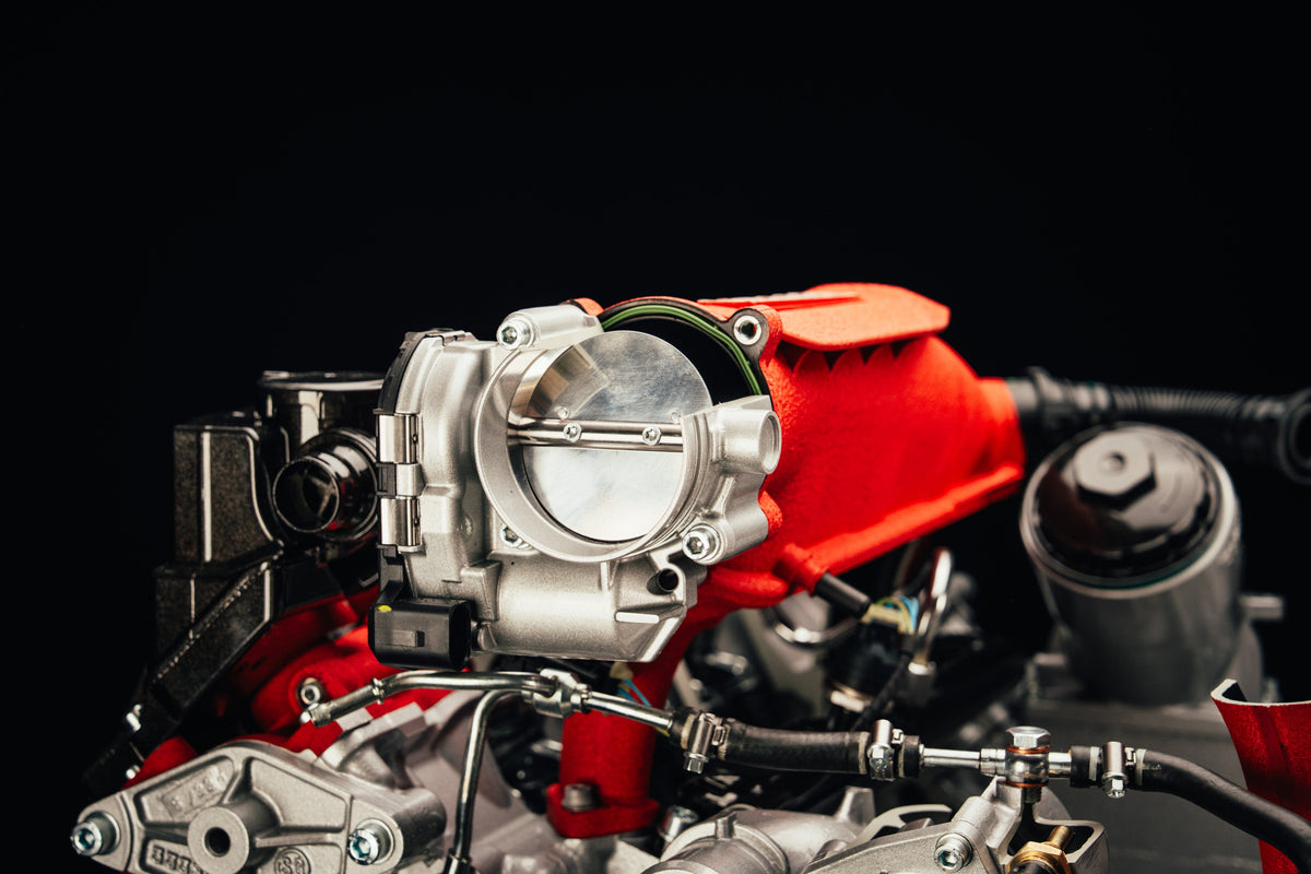 Ferrari V8 cutaway moving engine