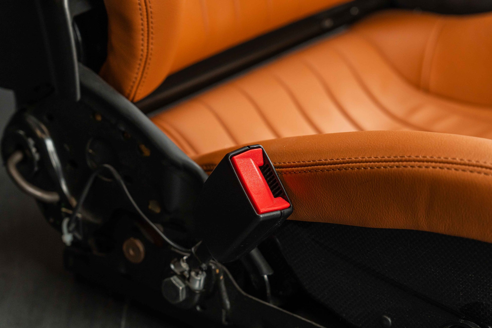 1075 - Ferrari 488 Taylor Made Seats