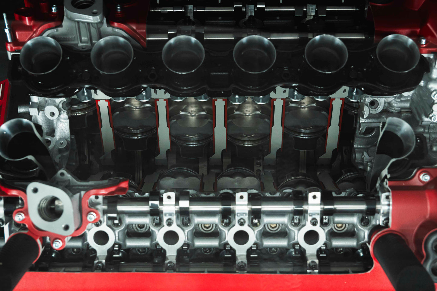 Ferrari 812 Competizione engine table