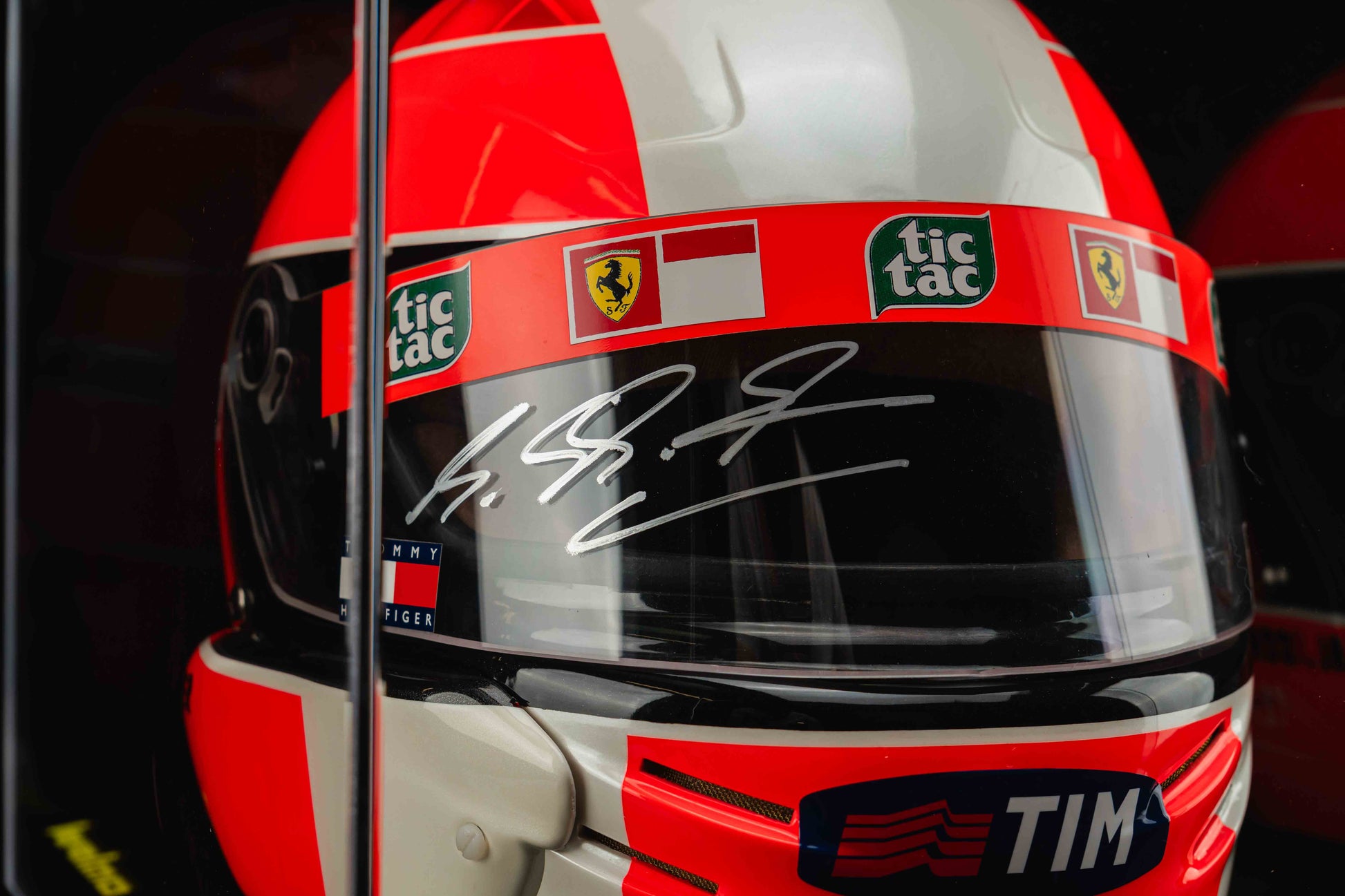 1024W - Michael Schumacher Official Bell replica Helmet 2000 Suzuka Signed