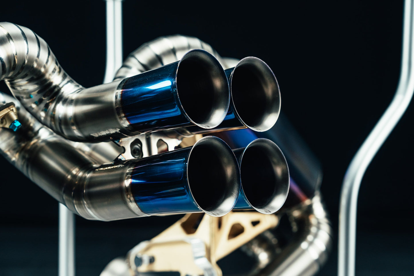 Pagani Zonda R Exhaust Table
