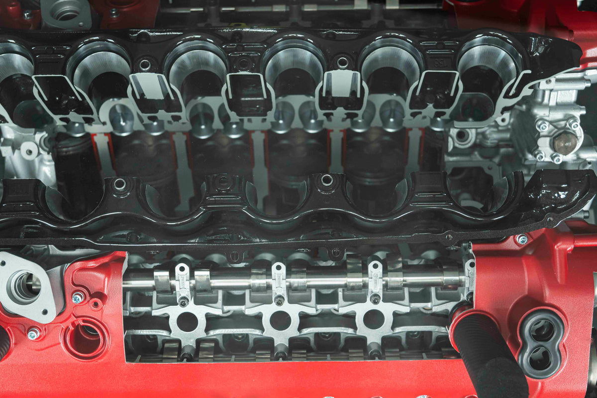 Ferrari 812 Competizione engine table