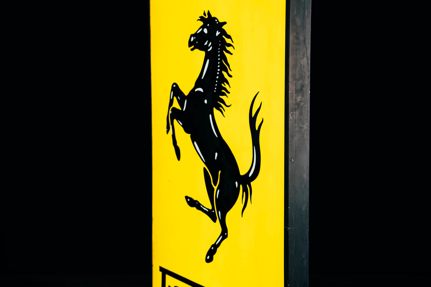 1031 - Ferrari 1990 Dealer illuminated Sign