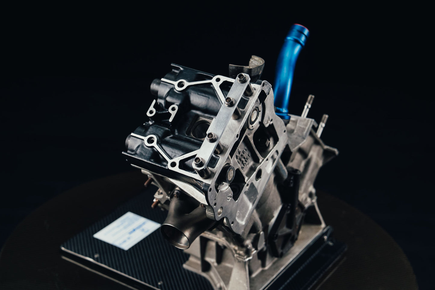 1044 - Lamborghini LE3512 F1 Engine Section