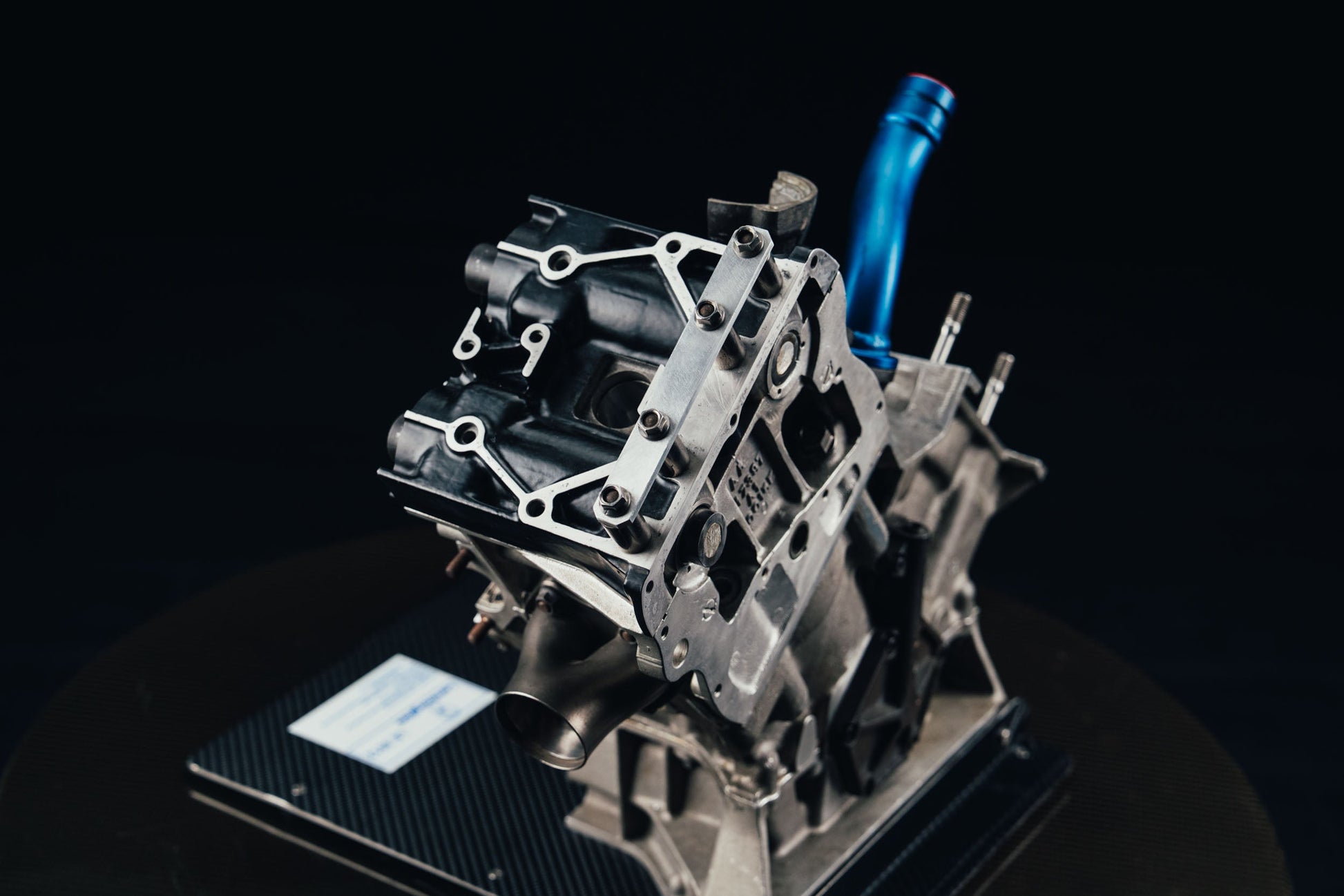 1044 - Lamborghini LE3512 F1 Engine Section