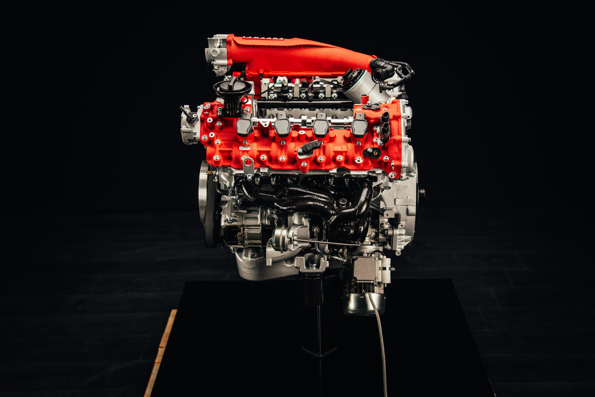 Ferrari V8 cutaway moving engine