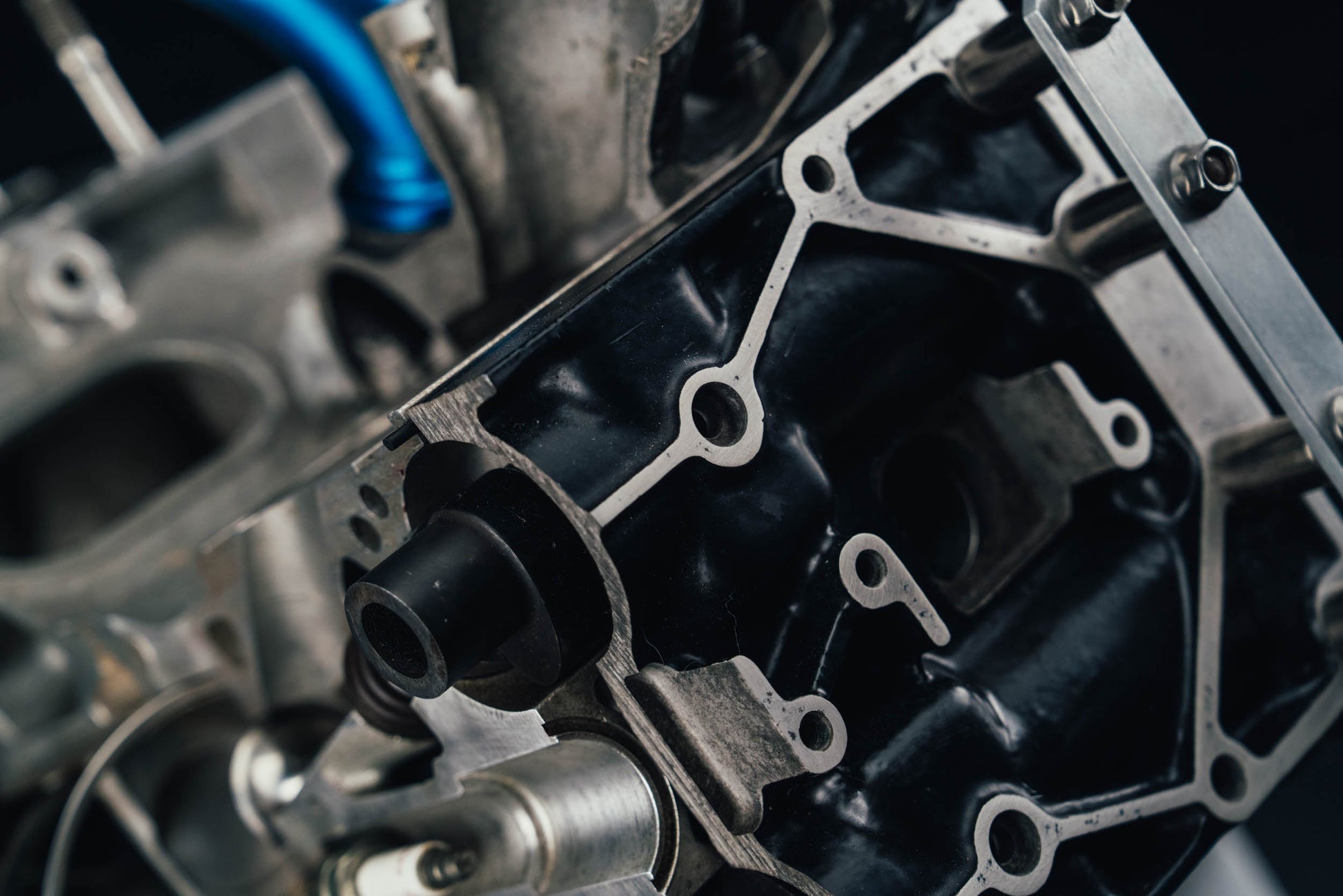 1044 - Lamborghini LE3512 F1 Engine Section