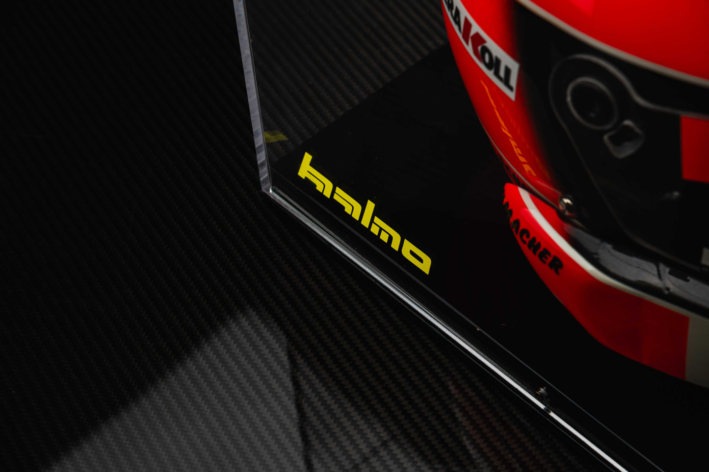 1024W - Michael Schumacher Official Bell replica Helmet 2000 Suzuka Signed