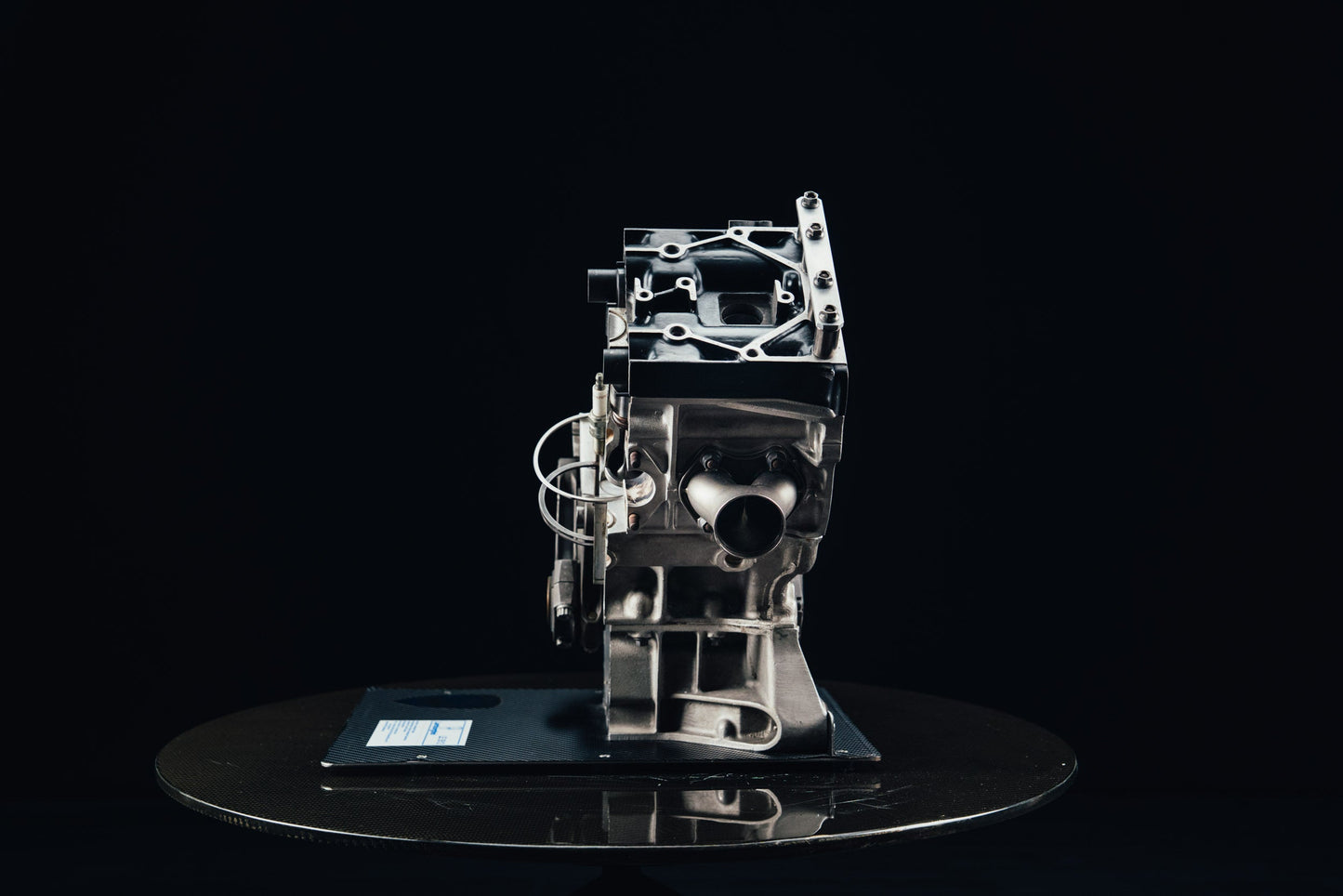 1044 - Lamborghini LE3512 F1 Engine Section