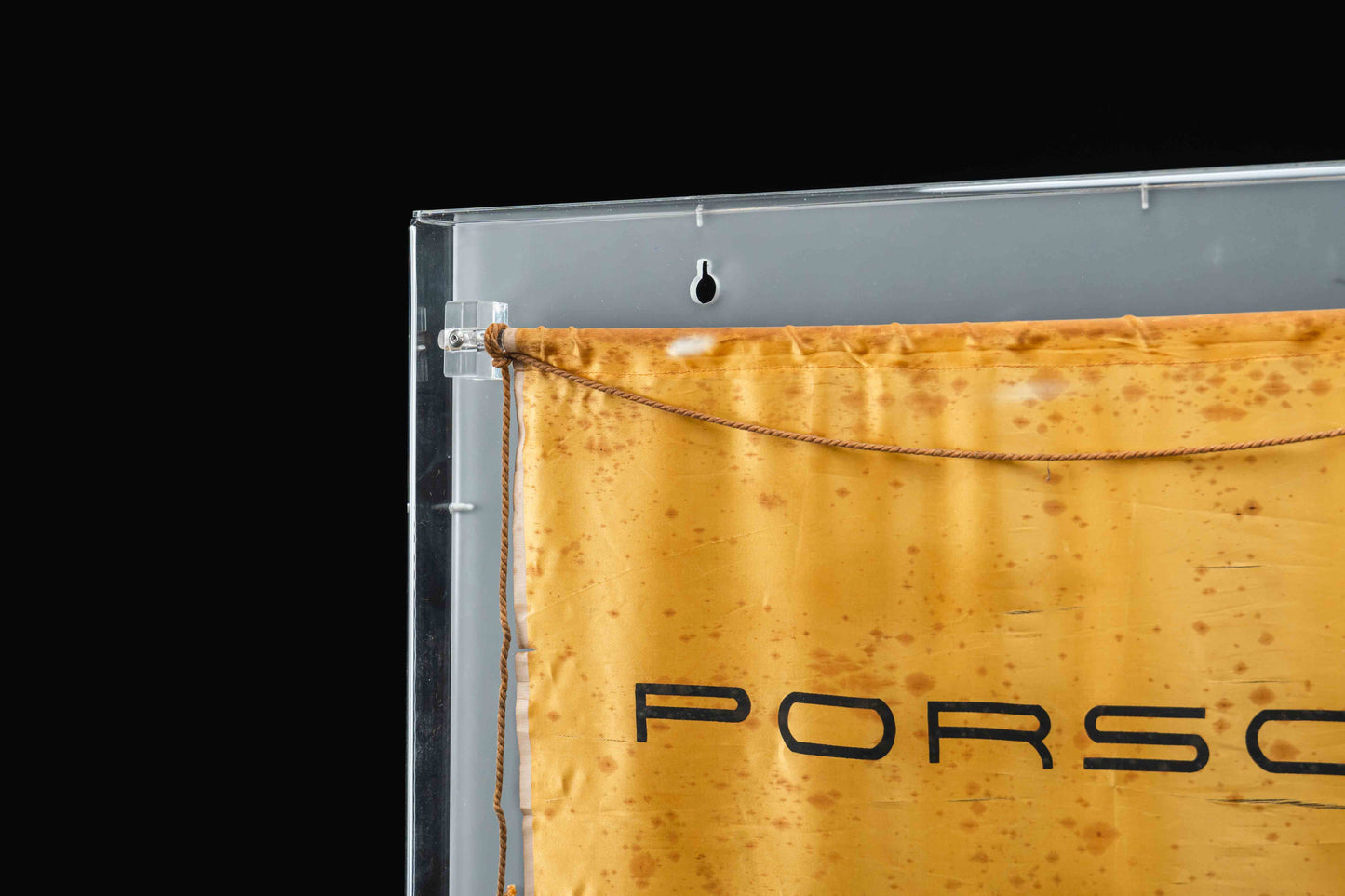 1026W - Original Porsche 1950 Silk Flag