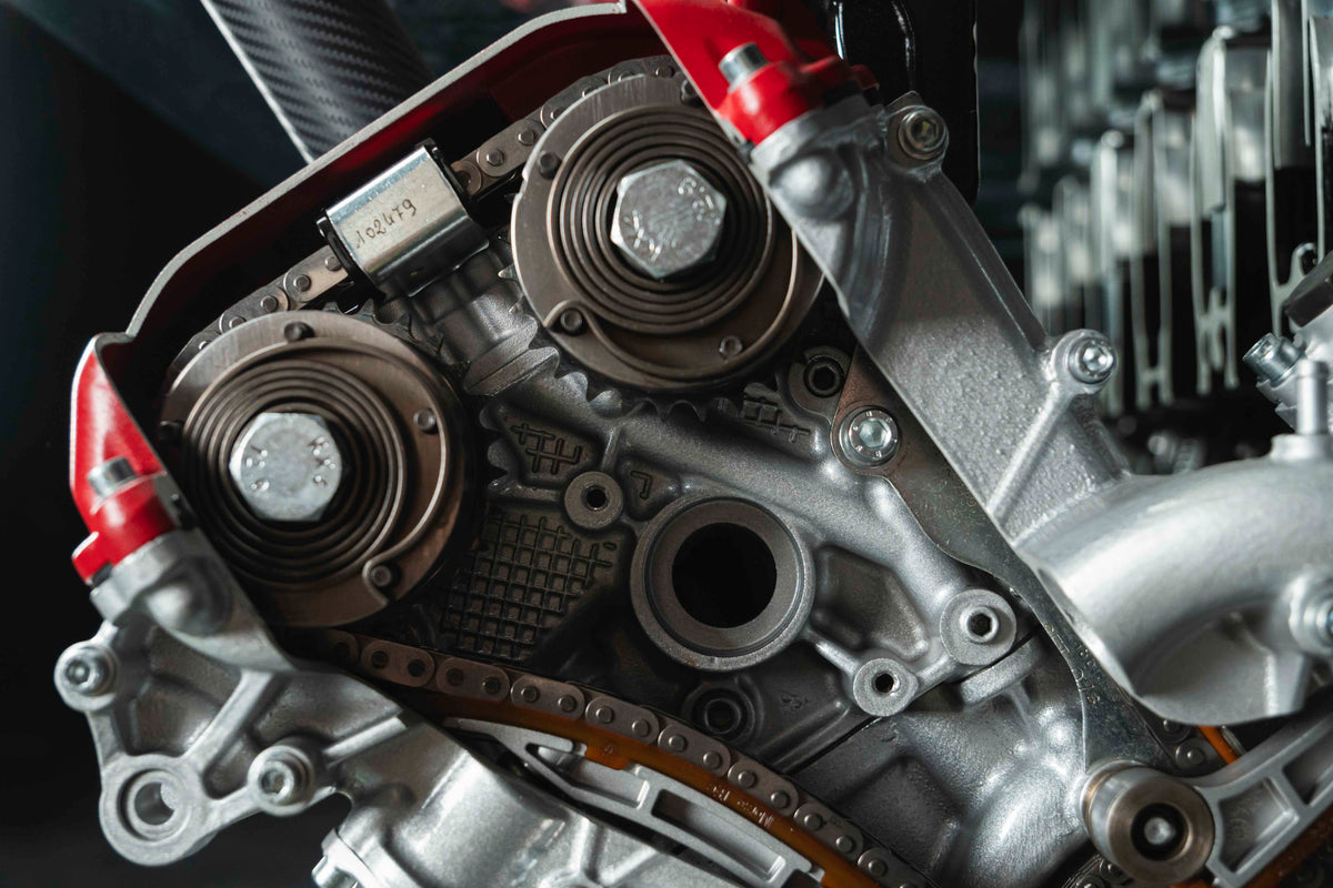 Ferrari 812 Competizione engine table