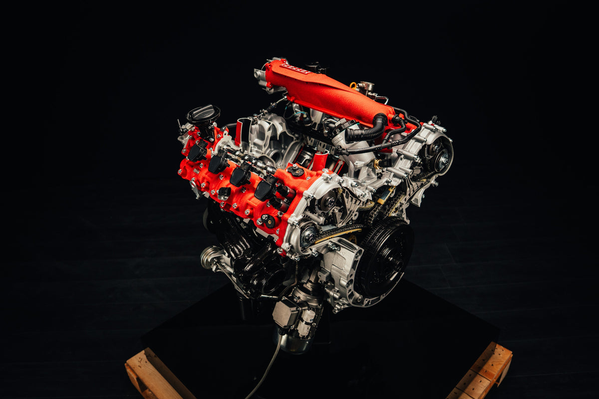 Ferrari V8 cutaway moving engine