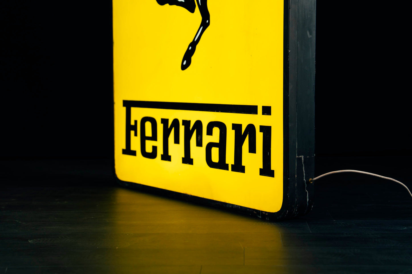 1031 - Ferrari 1990 Dealer illuminated Sign