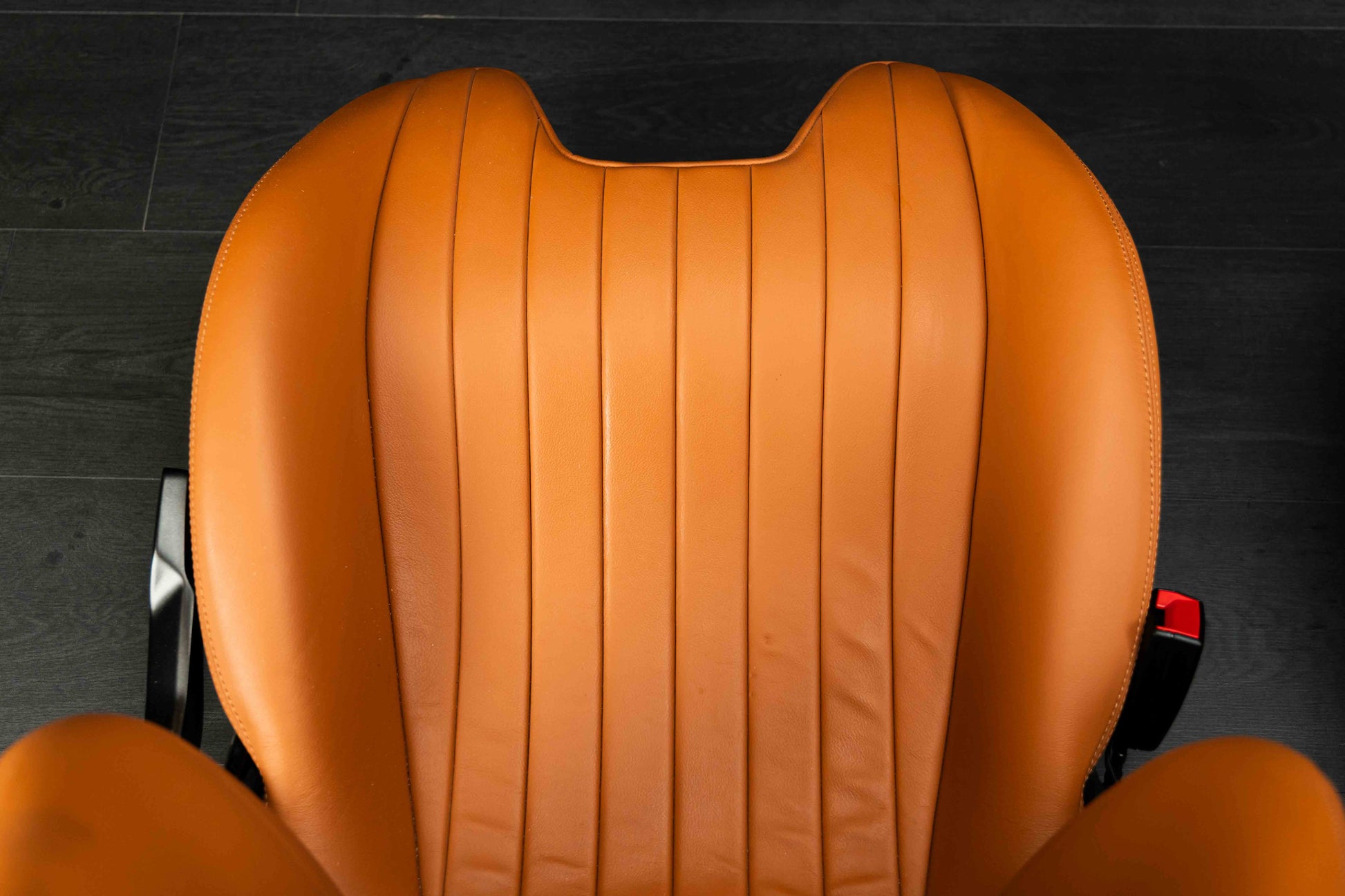 1075 - Ferrari 488 Taylor Made Seats