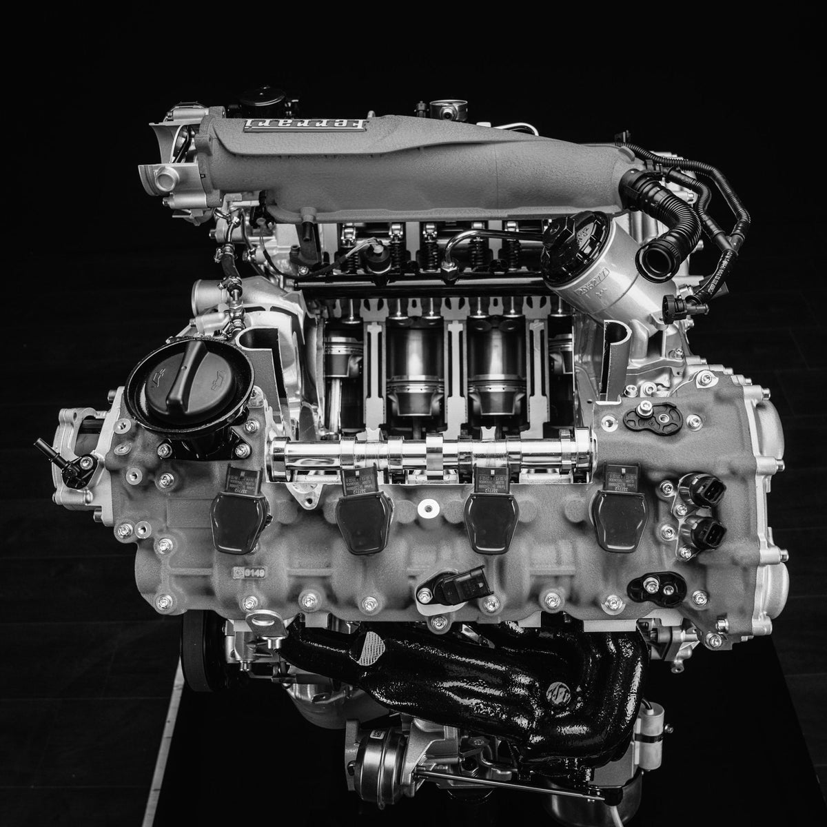 Ferrari V8 cutaway moving engine